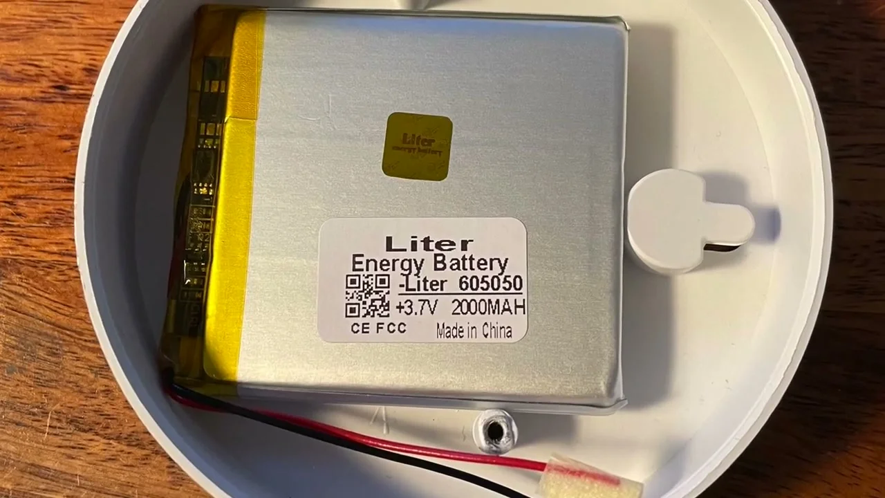 2000 mAh Liter Energy Battery dropped into the case